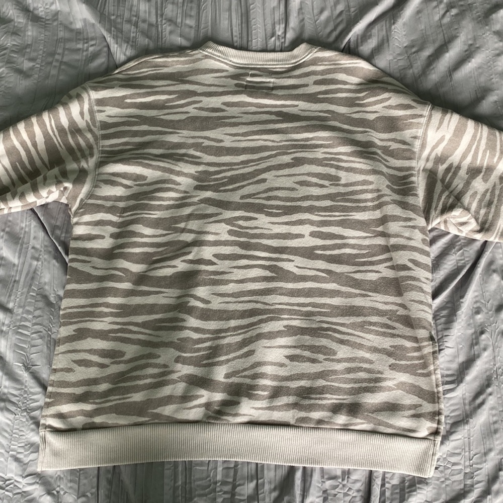 American Eagle Oversized Crewneck - Picture 5 of 5